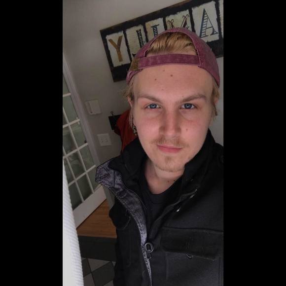 Meet your Posher, Cody - Picture 1 of 1